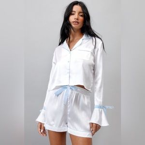 Bridal pajamas. Getting ready wedding outfit